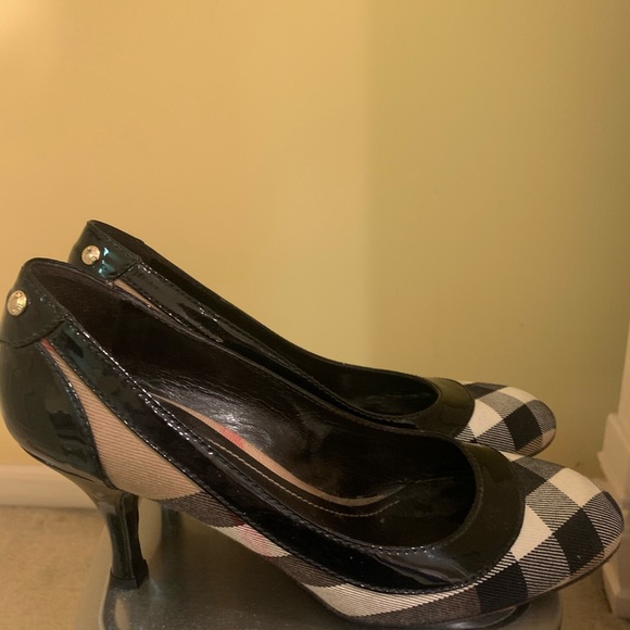 Burberry Heels Size 38 - Picture 3 of 8